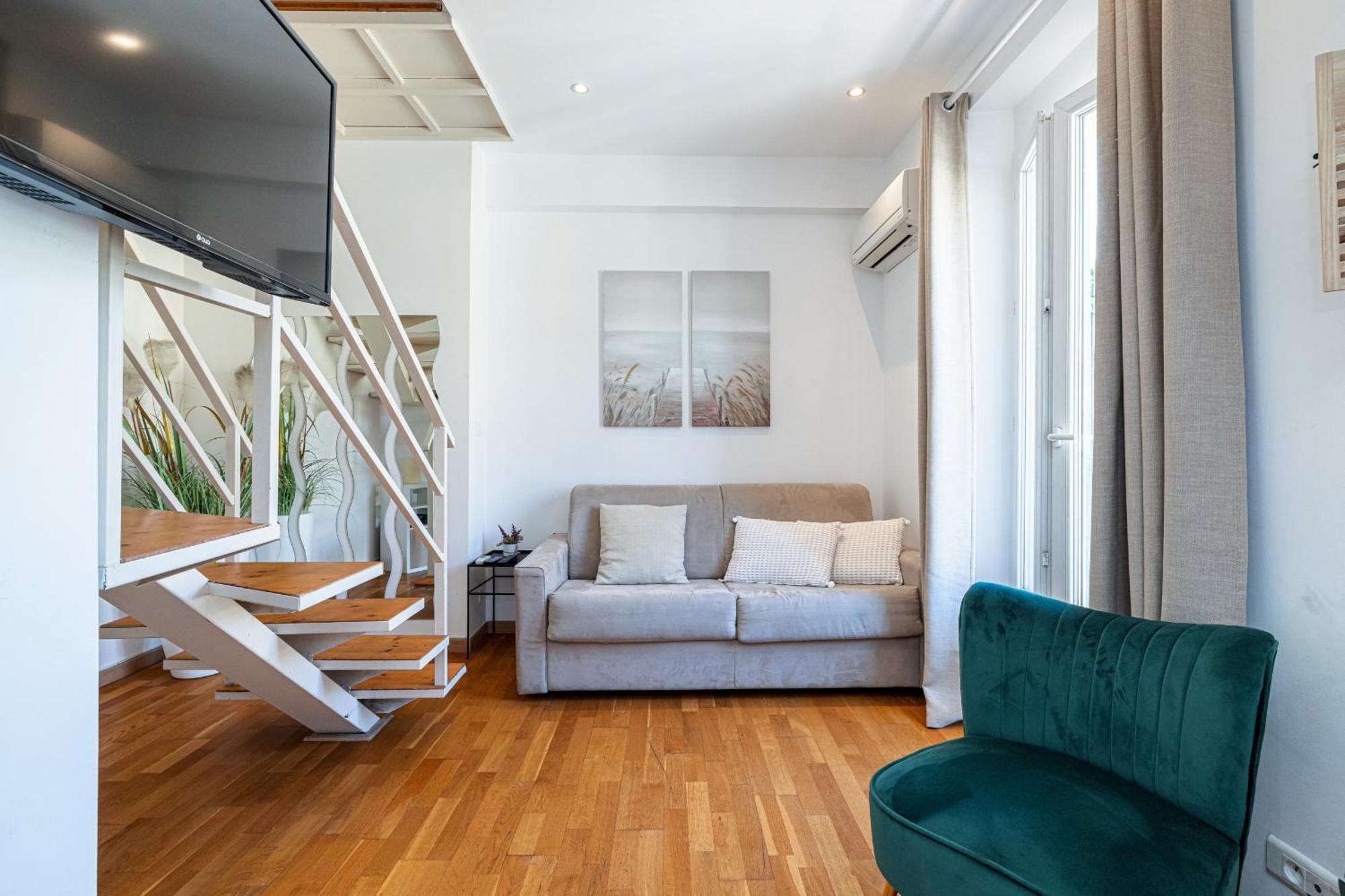 Massena Street - 1 Bdr Duplex With Ac & Parking Apartment Nice Bagian luar foto