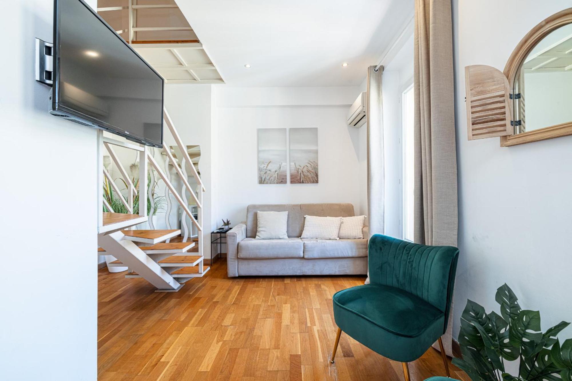 Massena Street - 1 Bdr Duplex With Ac & Parking Apartment Nice Bagian luar foto