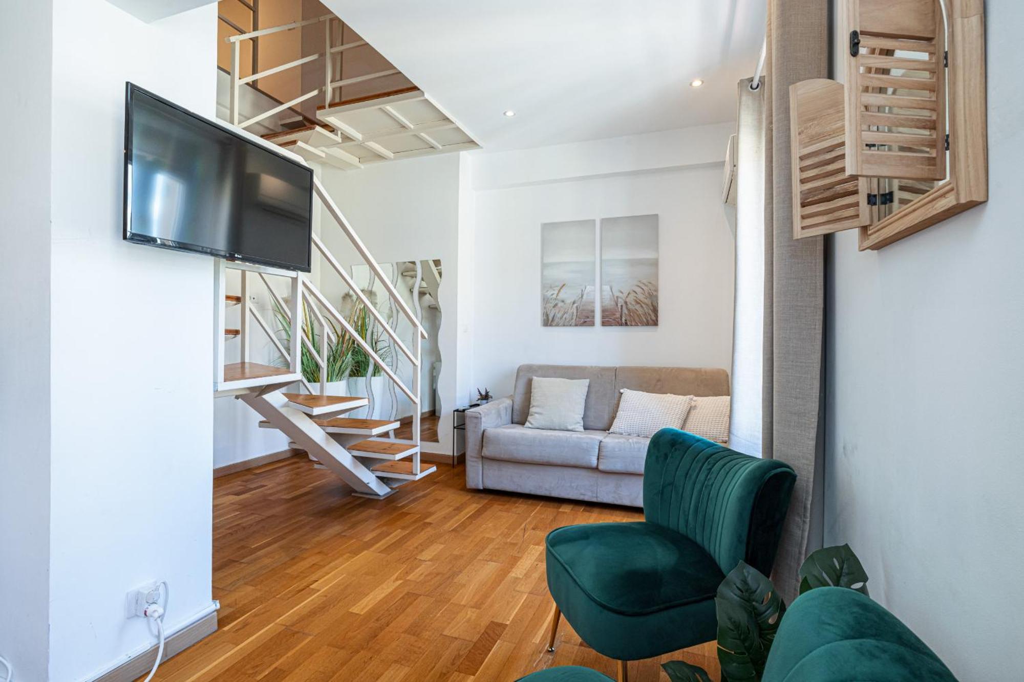 Massena Street - 1 Bdr Duplex With Ac & Parking Apartment Nice Bagian luar foto