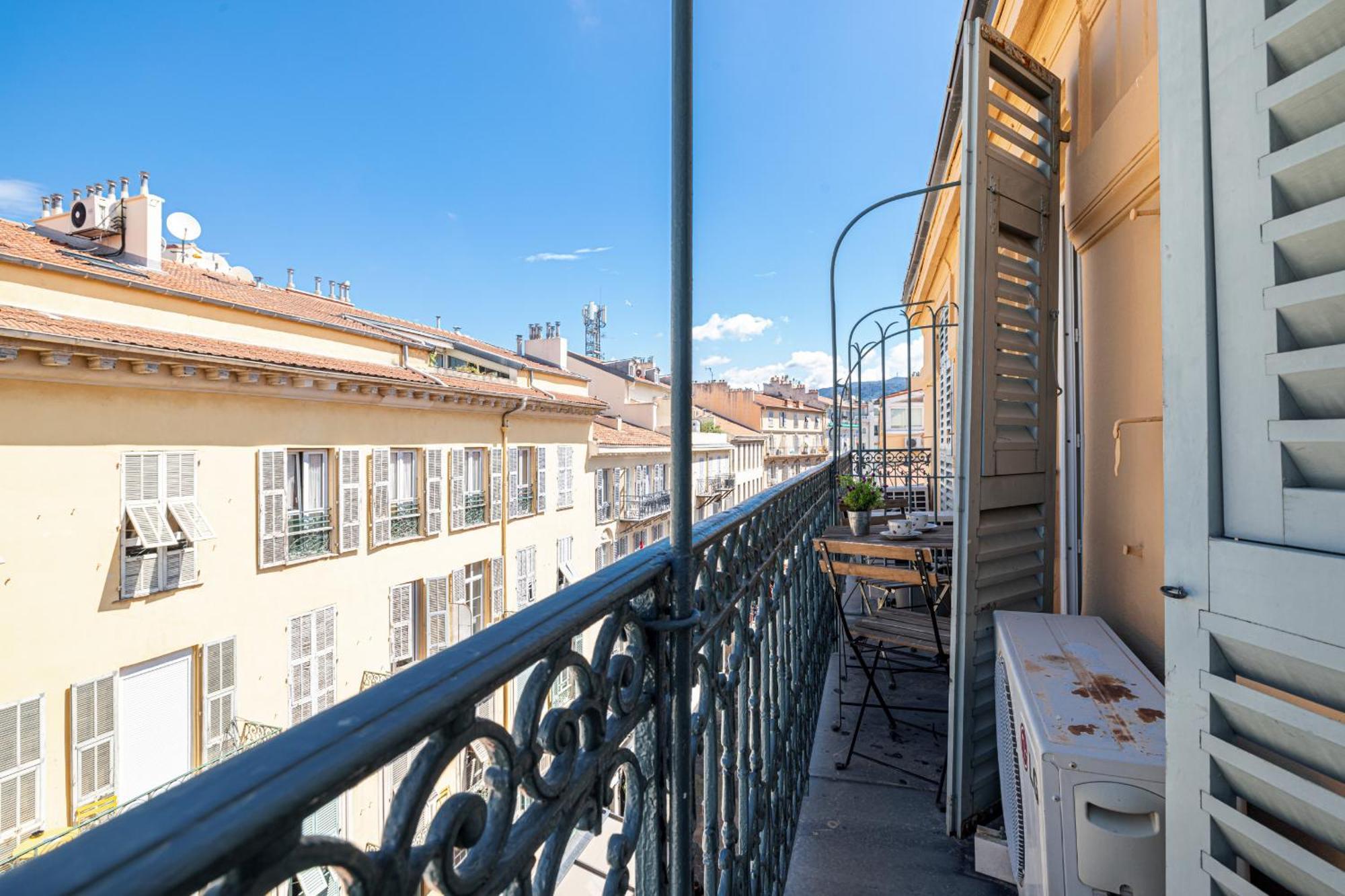 Massena Street - 1 Bdr Duplex With Ac & Parking Apartment Nice Bagian luar foto