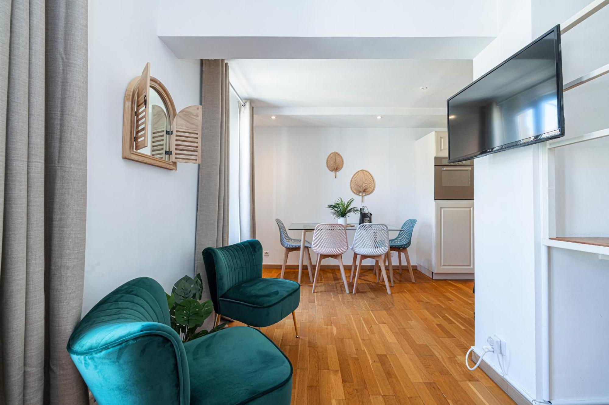 Massena Street - 1 Bdr Duplex With Ac & Parking Apartment Nice Bagian luar foto