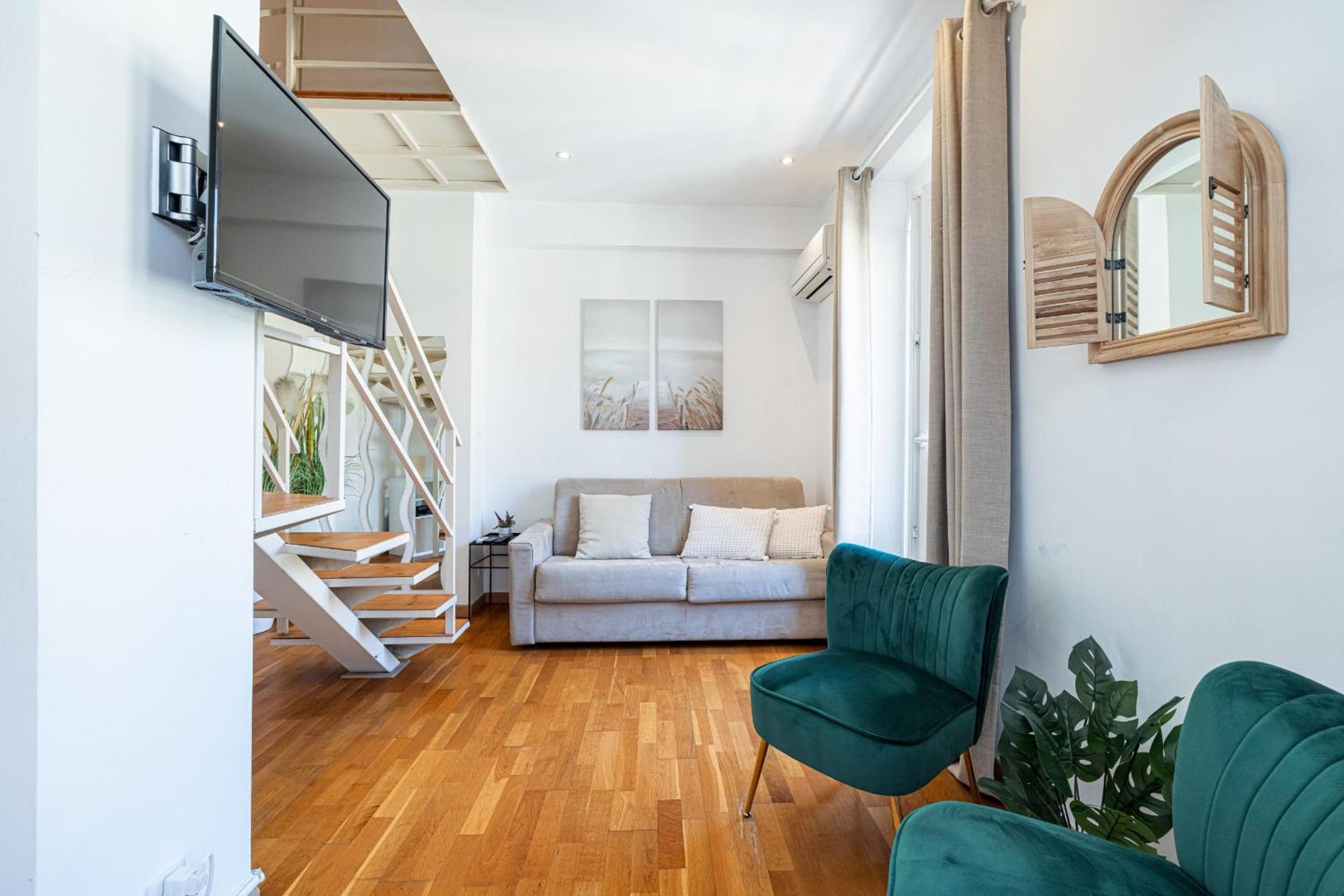 Massena Street - 1 Bdr Duplex With Ac & Parking Apartment Nice Bagian luar foto