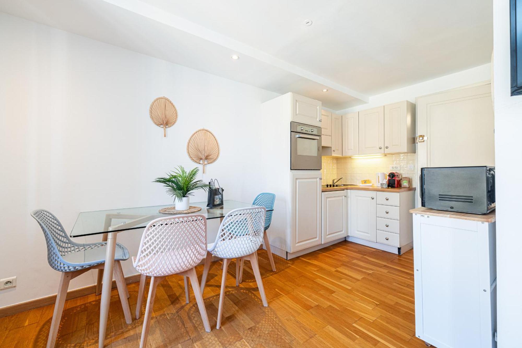Massena Street - 1 Bdr Duplex With Ac & Parking Apartment Nice Bagian luar foto