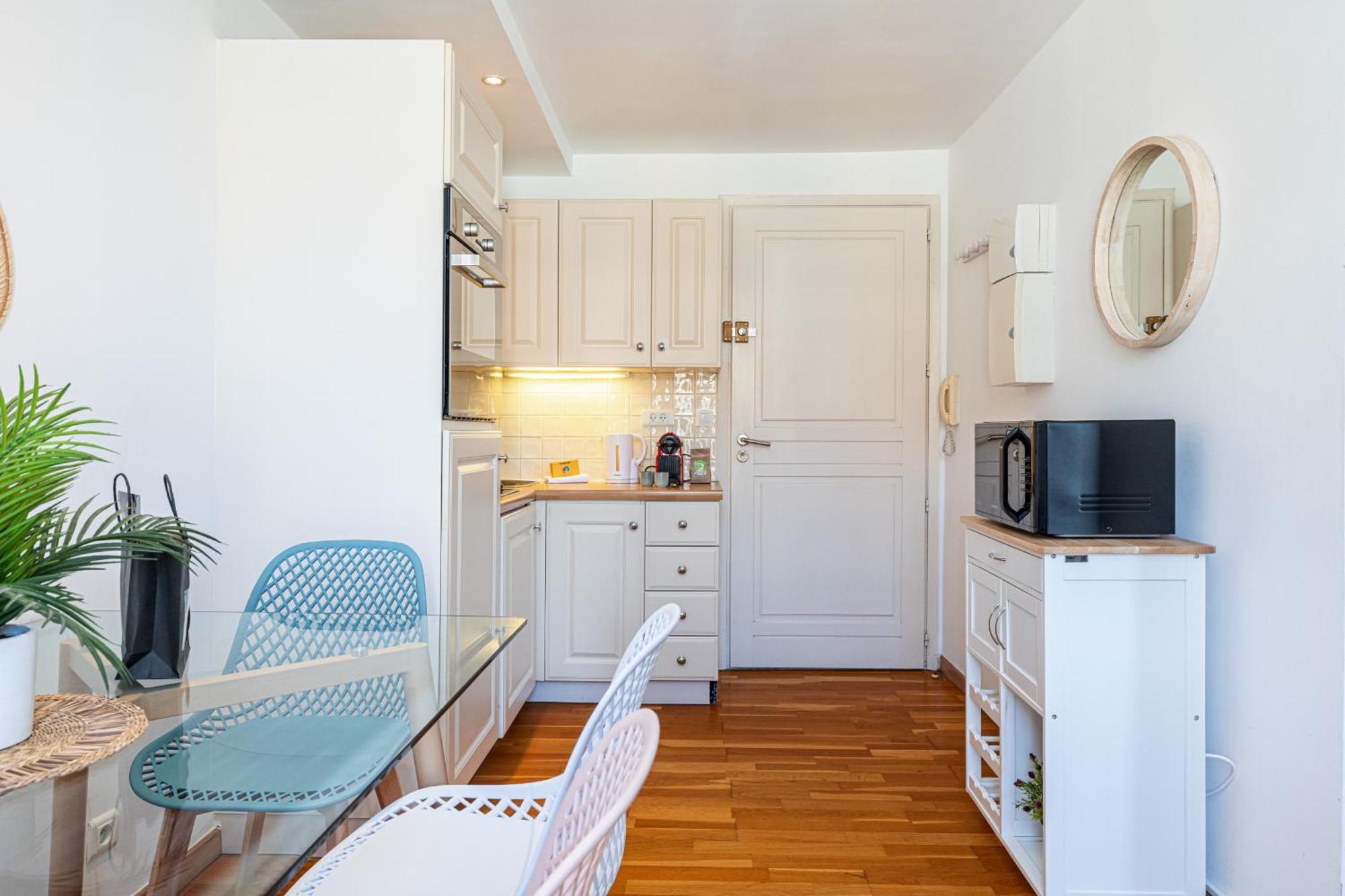 Massena Street - 1 Bdr Duplex With Ac & Parking Apartment Nice Bagian luar foto