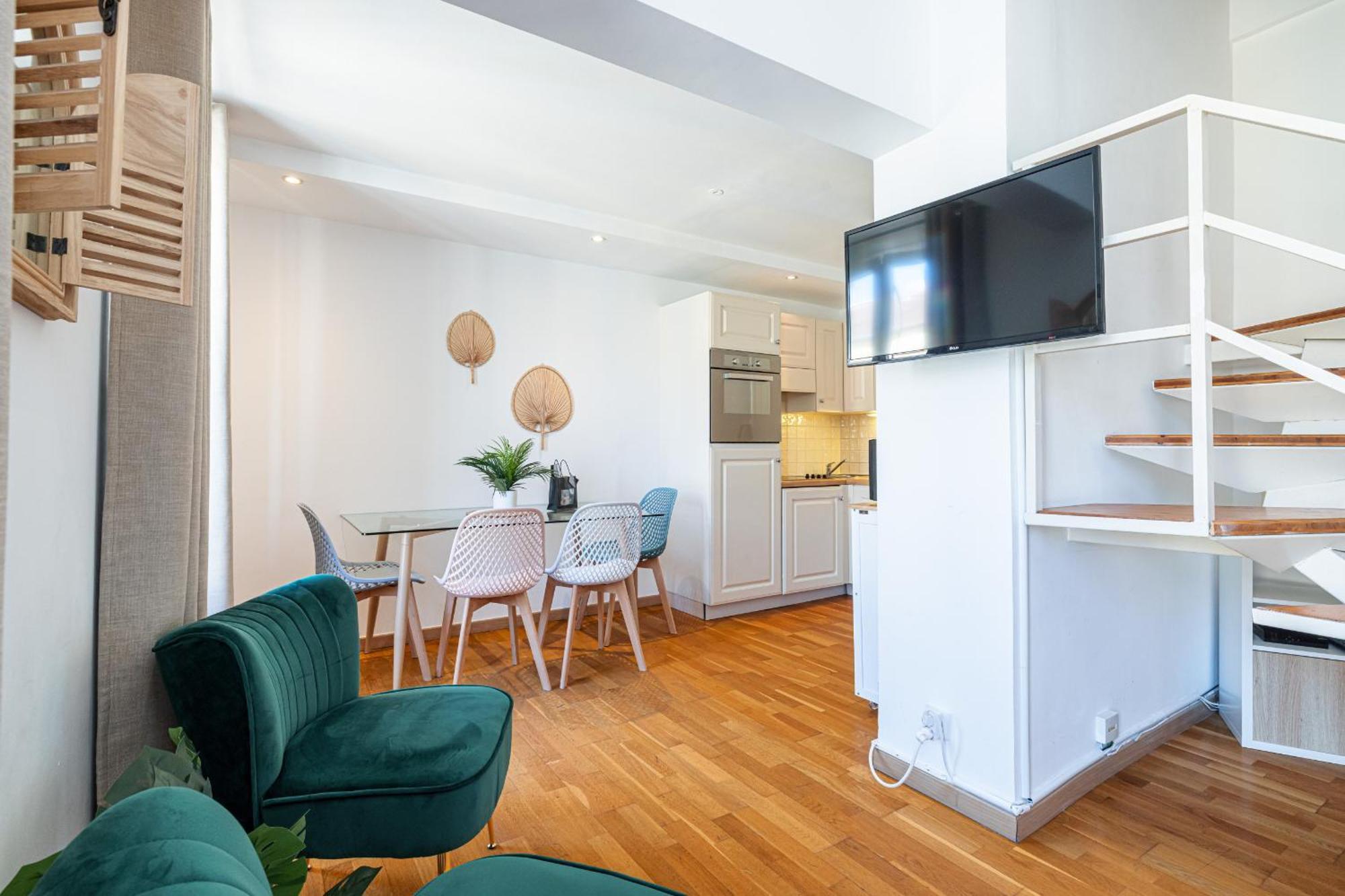 Massena Street - 1 Bdr Duplex With Ac & Parking Apartment Nice Bagian luar foto