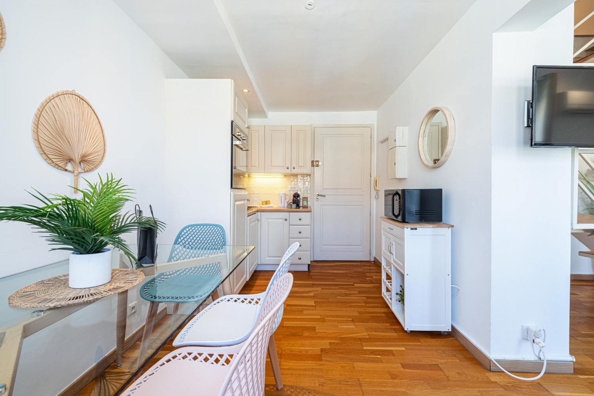 Massena Street - 1 Bdr Duplex With Ac & Parking Apartment Nice Bagian luar foto