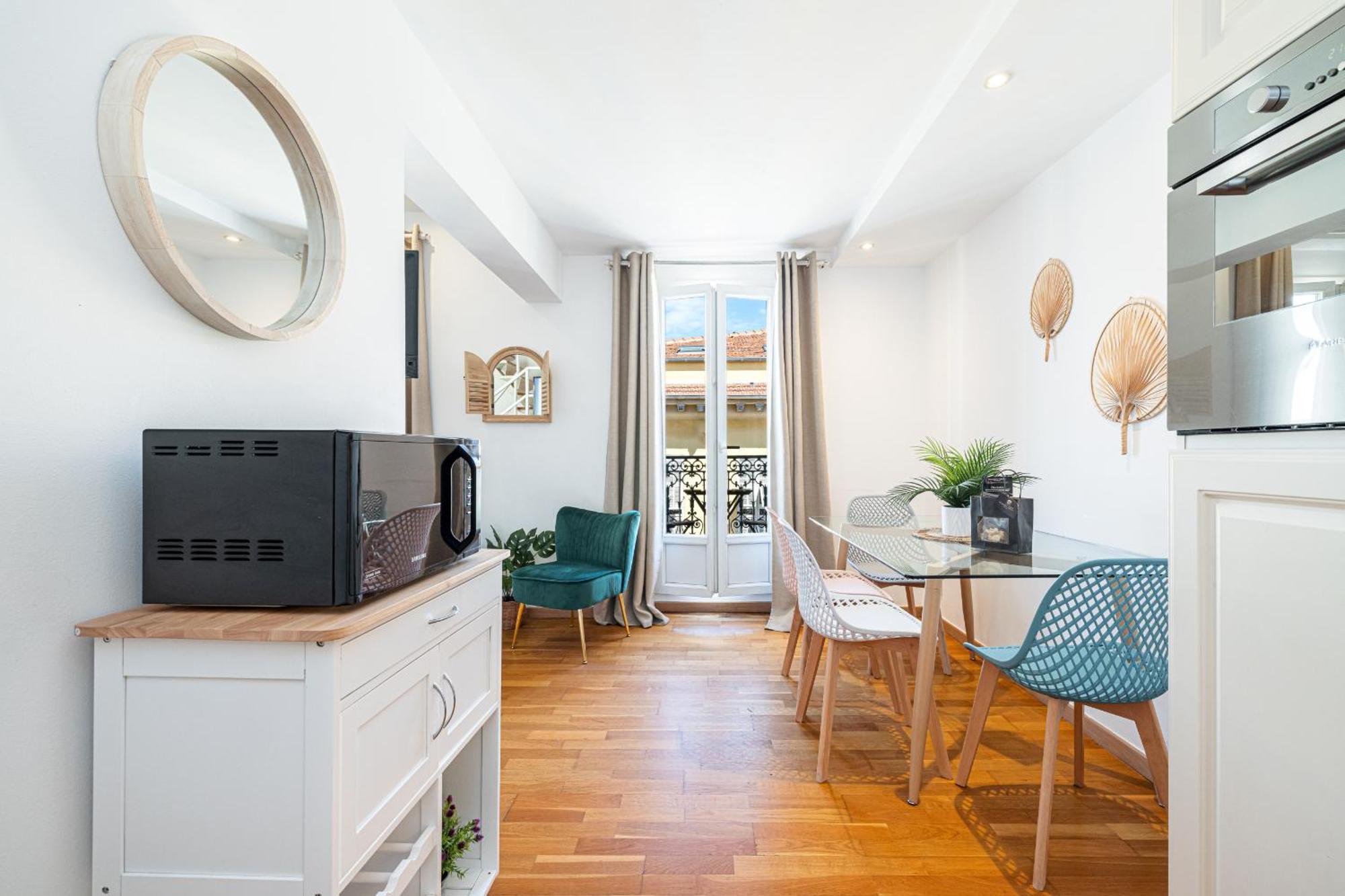 Massena Street - 1 Bdr Duplex With Ac & Parking Apartment Nice Bagian luar foto