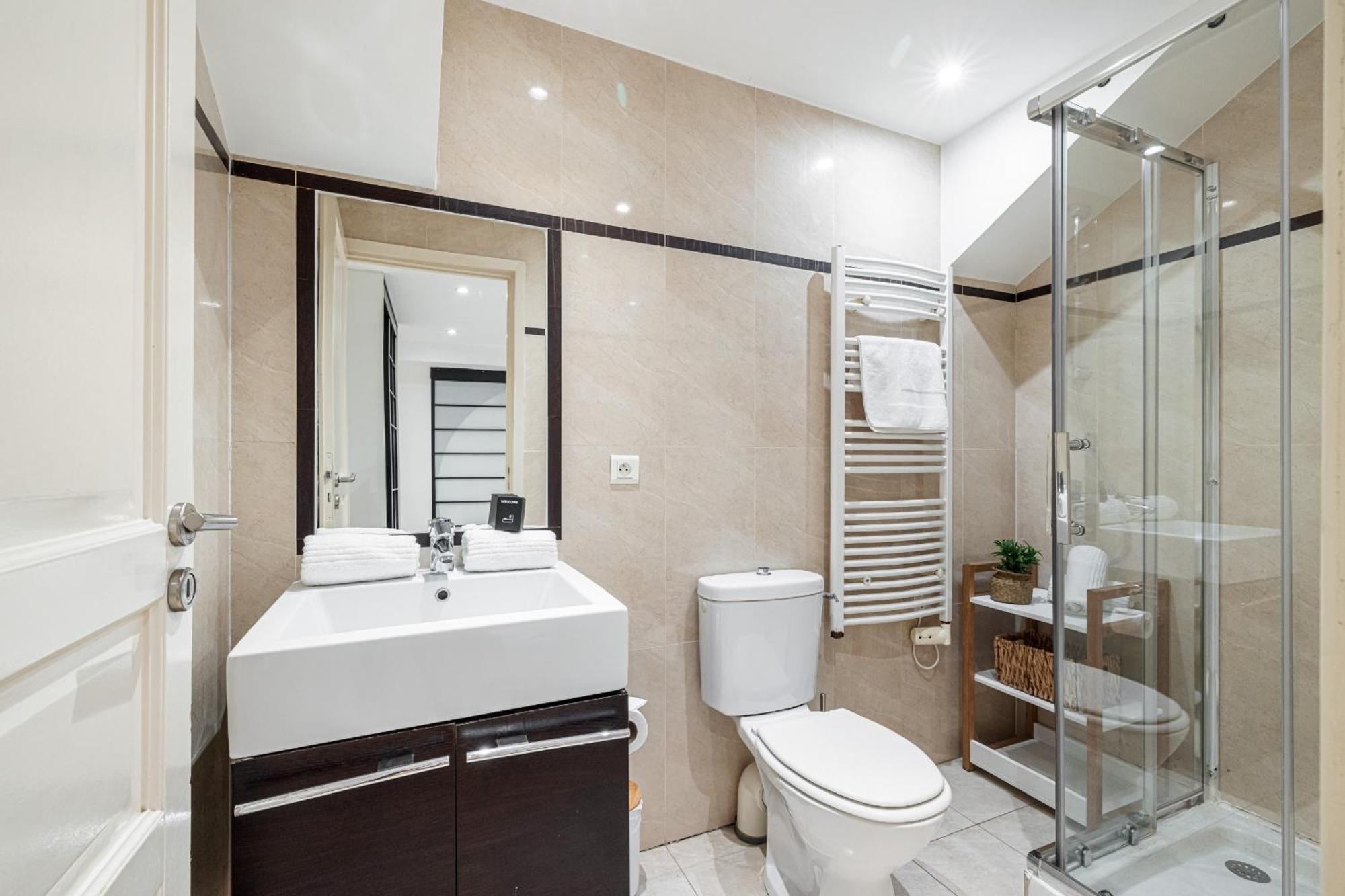 Massena Street - 1 Bdr Duplex With Ac & Parking Apartment Nice Bagian luar foto